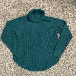 Kuhl Turtleneck Sweater Women’s XL Green Curved Hem Winter Cozy Warm Vacation